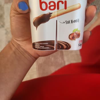 BİM Nut Bari Stik Çikolata Kutusunda Hijyen Sorunu Ve Tozlu Çubuk