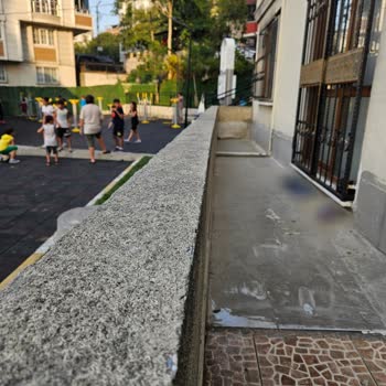 Park Gürültüsü Ve Top Sorunu Nedeniyle Evde Huzur Kalmadı