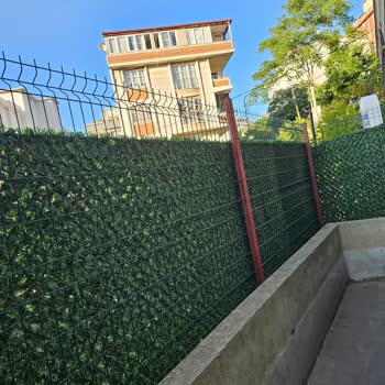 Park Gürültüsü Ve Top Sorunu Nedeniyle Evde Huzur Kalmadı