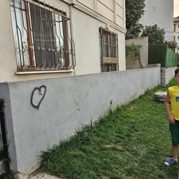 Park Gürültüsü Ve Top Sorunu Nedeniyle Evde Huzur Kalmadı