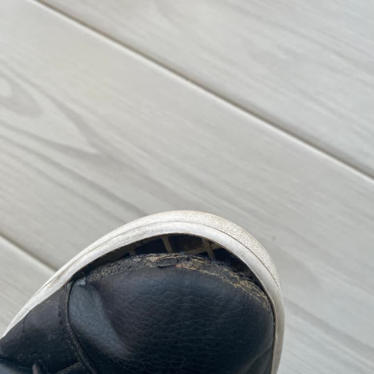 Adidas Sneakers Yağmur Sonrası Taban Ayrılması Sorunu