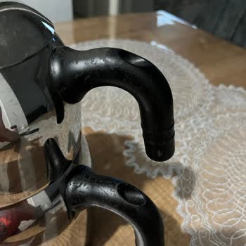 Garanti Devam Ederken Çaydanlıkta Sararma Ve Kulp Sorununa Çözüm Bulamıyorum