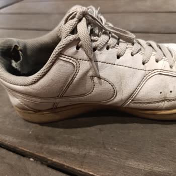 Aldığım Nike Ayakkabı Kısa Sürede Yırtıldı Ve Mağaza İlgisiz Davrandı