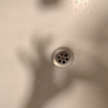 Banyo Lavabosundaki Yaygın Çatlaklar İçin Çözüm Bekliyorum