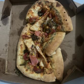 Düşürülmüş Ve Dağılmış Pizza Teslimatı: Domino's Şubesinden Kötü Deneyim