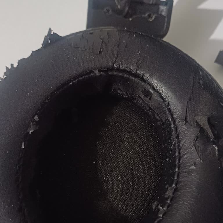 Aldığım Kulaklık Kısa Sürede Kırıldı Ve Soyulmaya Başladı