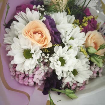 Siparişimde Solmuş Güller Ve Eksik Hizmetle Karşılaştım