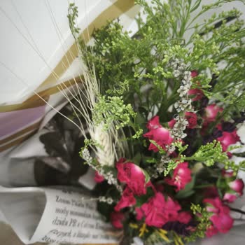 Siparişimde Solmuş Güller Ve Eksik Hizmetle Karşılaştım