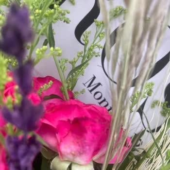 Siparişimde Solmuş Güller Ve Eksik Hizmetle Karşılaştım