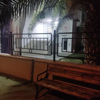 Efeler Belediyesi Spor Alanları Ve Pazar Yolu Bakımsızlığı Vatandaşı Zorluyor