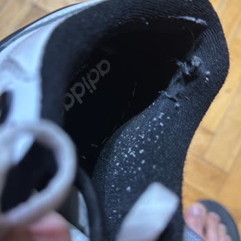 Adidas Ayakkabıda Kısa Sürede Deformasyon Ve Yetersiz Mağaza Çözümü