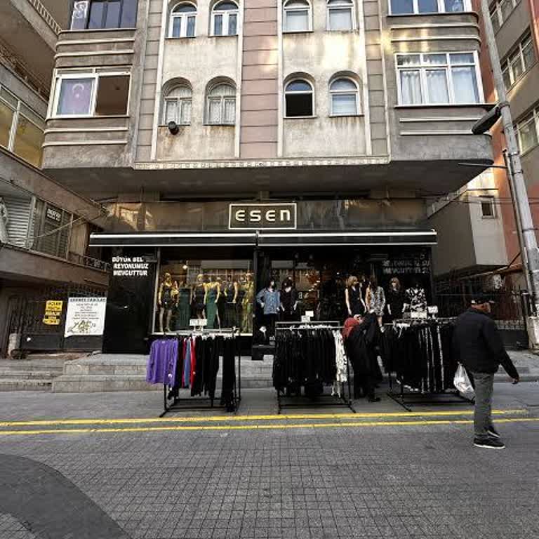 Abiye Bölümünde Tutarsız Kapanış Saatleri Ve Saygısız Davranışlar