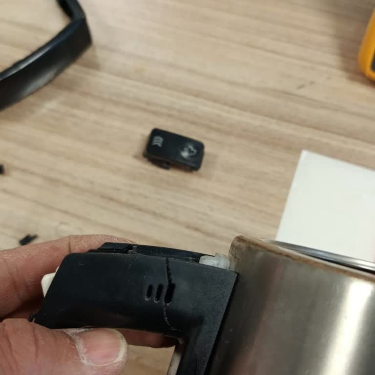 Tefal Çaycının Sapı Kısa Sürede Kırıldı Yedek Parça Bulunamıyor