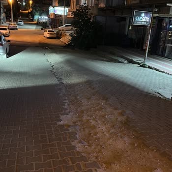 Mardin Artuklu'da Yol Sorunu Esnafı Mağdur Ediyor