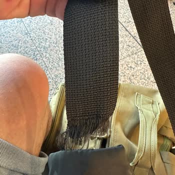 Mavi Jeans Çapraz Çantada Tekrarlayan Dikiş Problemi Ve Hayal Kırıklığı