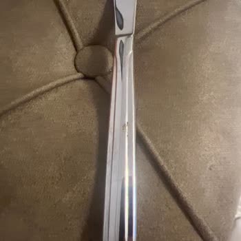 Nehir Madeni Eşya Kullanılmadan Küflenen Bıçaklar Ve İlgisiz Müşteri Hizmeti