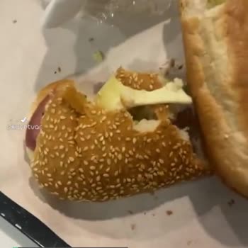 Kamil Koç Bozuk Sandviç, Ekşimiş Tat