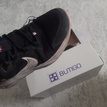 Nike Çocuk Ayakkabısında Erken Yırtılma Ve Mağaza İlgisizliği