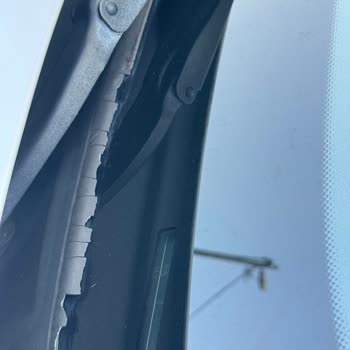 BMW 418i Ön Cam Fitili Yıpranması Ve Su Alma Problemiyle Mağduriyet