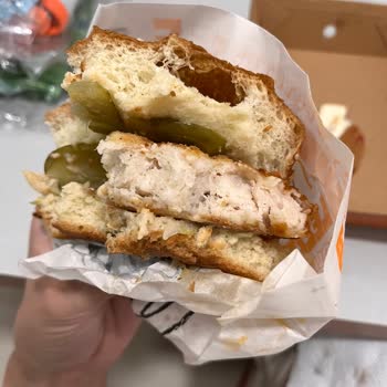 Tavuk Burgerde Köfte Yerine Ekmek Konulması Ve Kalite Düşüşü