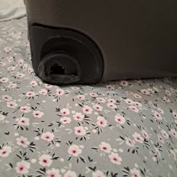 Sunexpress Uçuşunda Kırık Valiz Ve Yetersiz Müşteri Hizmeti