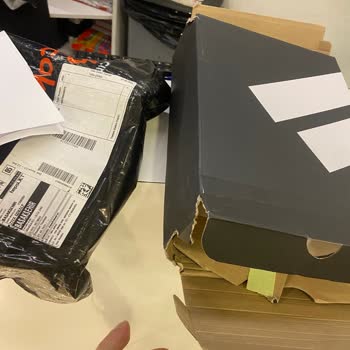 Ayakkabı Kutusu Özensiz Gönderildi Müşteri Memnuniyetsizliği Yaşadım