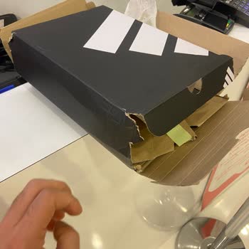 Ayakkabı Kutusu Özensiz Gönderildi Müşteri Memnuniyetsizliği Yaşadım