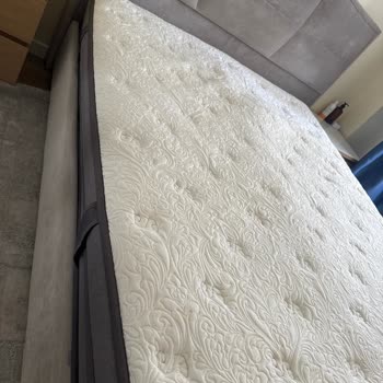 Aldığım Yatak Ve Bazada Sürekli Sorunlar Yaşadım, Çözüm Bulunmadı