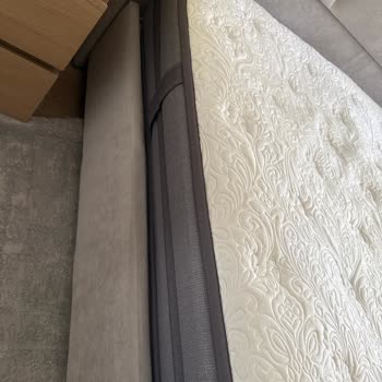 Aldığım Yatak Ve Bazada Sürekli Sorunlar Yaşadım, Çözüm Bulunmadı