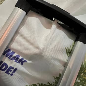 Valizim Kırıldı, Mağdur Edildim