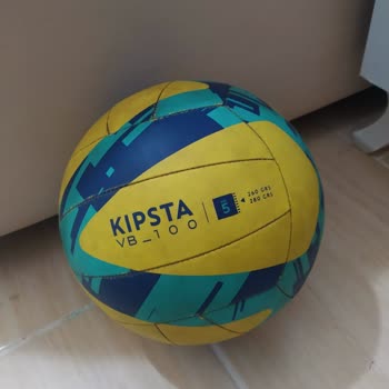 Kısa Sürede Hava Kaçıran Voleybol Topu Hayal Kırıklığı Yarattı