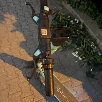 Scooter Kullanıcısının Çarpması Sonucu Yaralanma Ve Yetersiz Müşteri Hizmeti