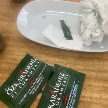 Öz Karadeniz Et Lokantası Dönerde Kemik Çıktı