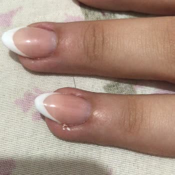 Deores Beauty Tırnaklar Etlerini Kanattı