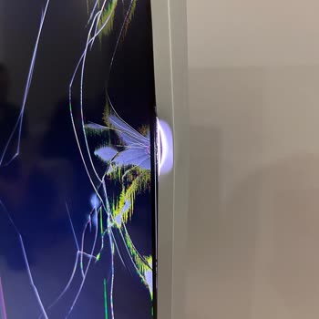 Yetkili Serviste TV Tamiri Sonrası Kasa Hasarı Ve Ek Ücret Mağduriyeti