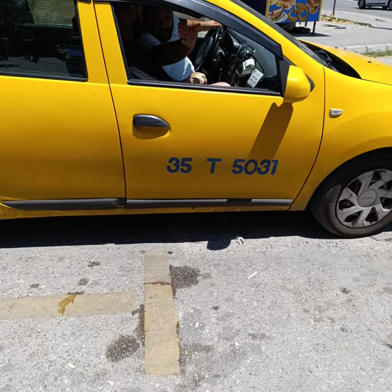 Taksi Şoförünün Yolcu Seçmesi Ve Hakaret Etmesi