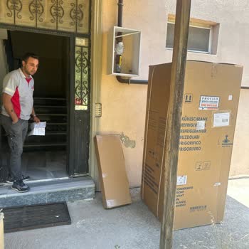 Horoz Lojistik Siparişi Eve Çıkarmadan Kapıda Bırakıp Gitti