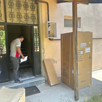 Horoz Lojistik Siparişi Eve Çıkarmadan Kapıda Bırakıp Gitti