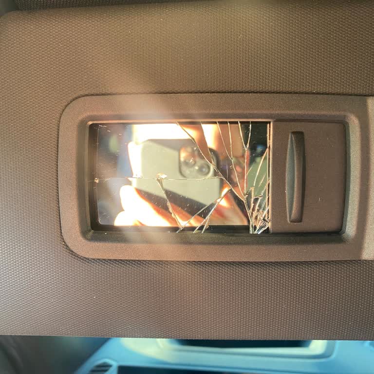 Hizmet Sonrası Araçta Hasar Ve İlgisiz Müşteri Temsilcisi