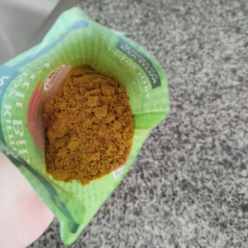 Aldığım Tatlı Toz Kırmızı Biberin İçinden Yabancı Madde Çıktı