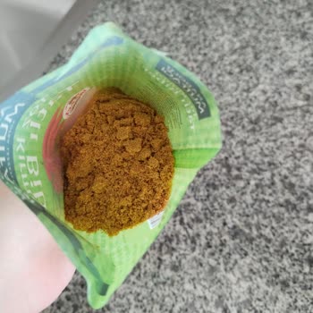 Aldığım Tatlı Toz Kırmızı Biberin İçinden Yabancı Madde Çıktı