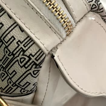 Pierre Cardin Çanta Kısa Sürede Kulpları Yırtıldı