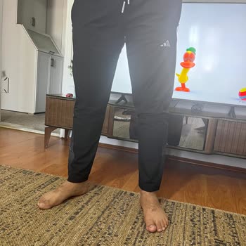 Ayvalık Mağazasından Aldığım Eşofman Altı Hem Kusurlu Hem De Müşteri Hizmeti Yetersiz