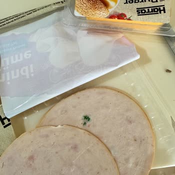 Harras Hindi Fümeden Plastik Parça Şoku!