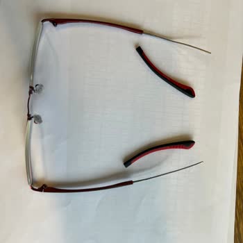 Teslim Alınan Gözlükte Sorun Ve Müşteri Hizmetlerinden Yanıtsızlık