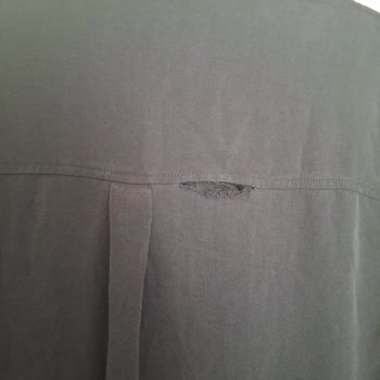 HE-QA By Esra Keskin Demir Bir Yıkamada Yırtılan Gömlek Ve Sorumluluğu Kabul Etmeyen Firma