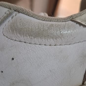 Tommy Hilfiger Ayakkabıda Hızlı Yırtılma Ve Mağazadan Olumsuz Dönüş