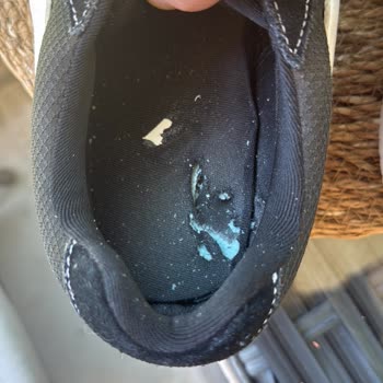 Vans Ayakkabı Kısa Sürede Kullanılamaz Hale Geldi