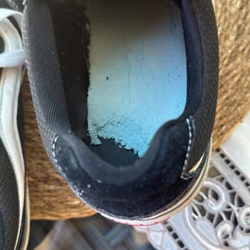 Vans Ayakkabı Kısa Sürede Kullanılamaz Hale Geldi
