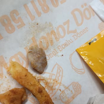 Çiğ Tavuk Servisi Ve İlgisiz Personel Şikayeti